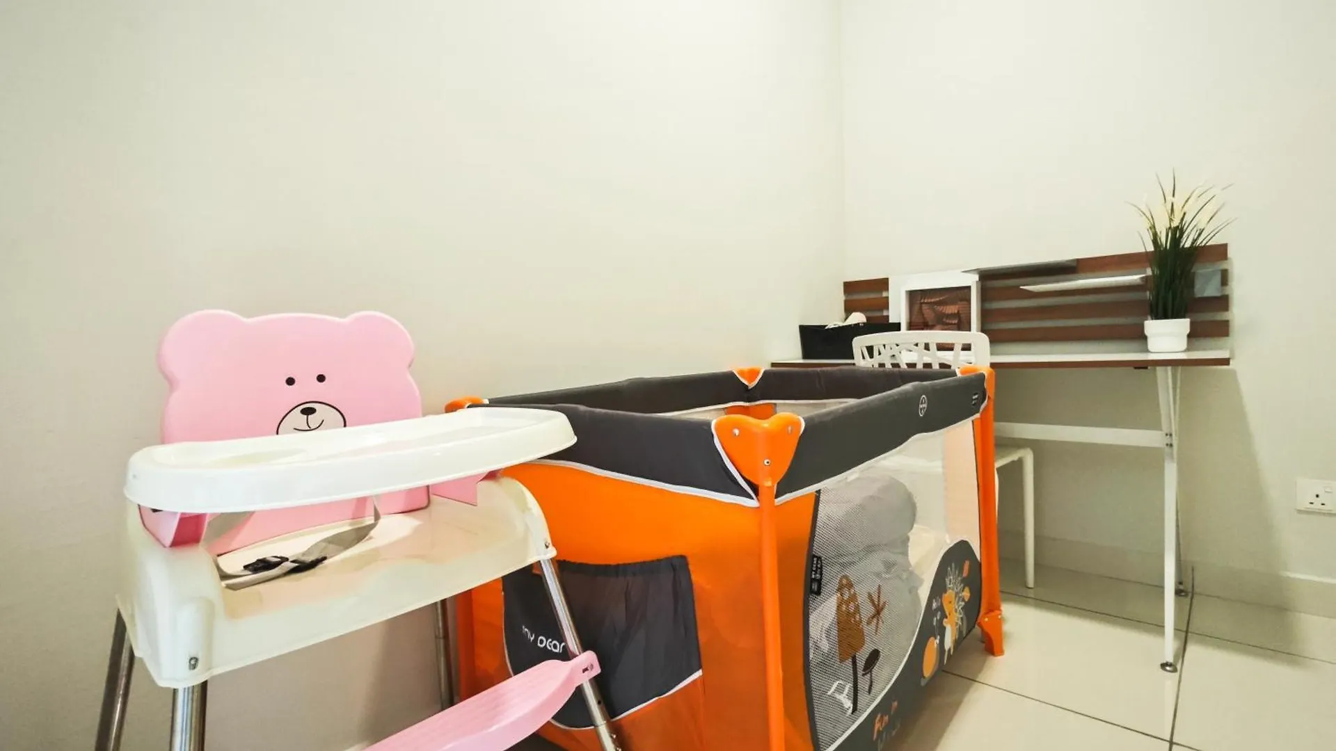 2Br Wifi, Mid Valley, Mosaic Southkey, 5-7 Pax, 7 Mins To Ciq Johor Bahru Daire